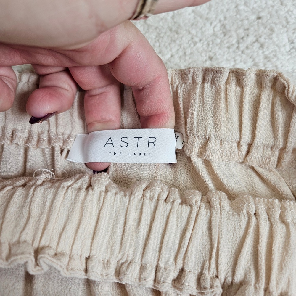ASTR The Label Off Shoulder Anabelle Top Beige Bell Sleeve Flowy Blouse Size S - Picture 7 of 10